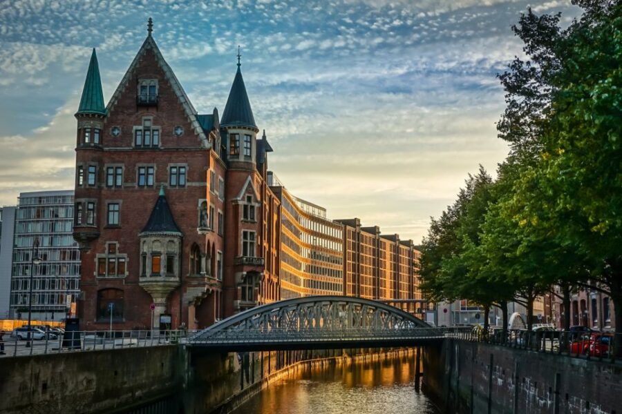 Hamburg: Highlights Self-Guided Scavenger Hunt and City Tour - Discover Hamburgs Hidden Gems