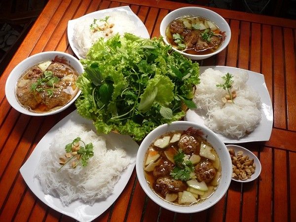 Hanoi: Street Food Walking Tour & Water Puppet Show - Overview of the Tour