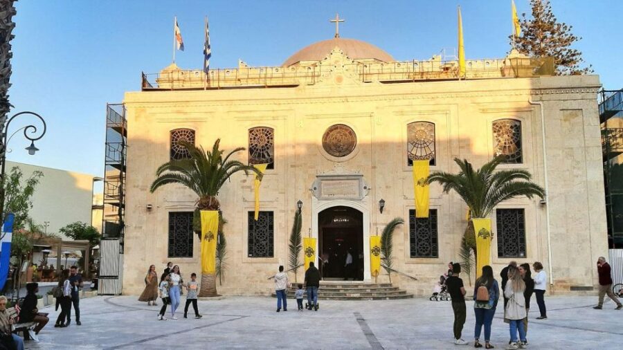 Heraklion: Private Zorba Treasure Hunt With Food Stops