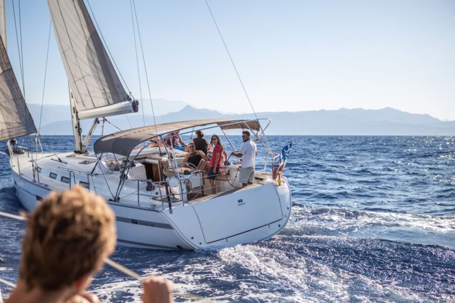 Heraklion: Sailing Trip to Dia With Full Menu/Unlimited Drinks