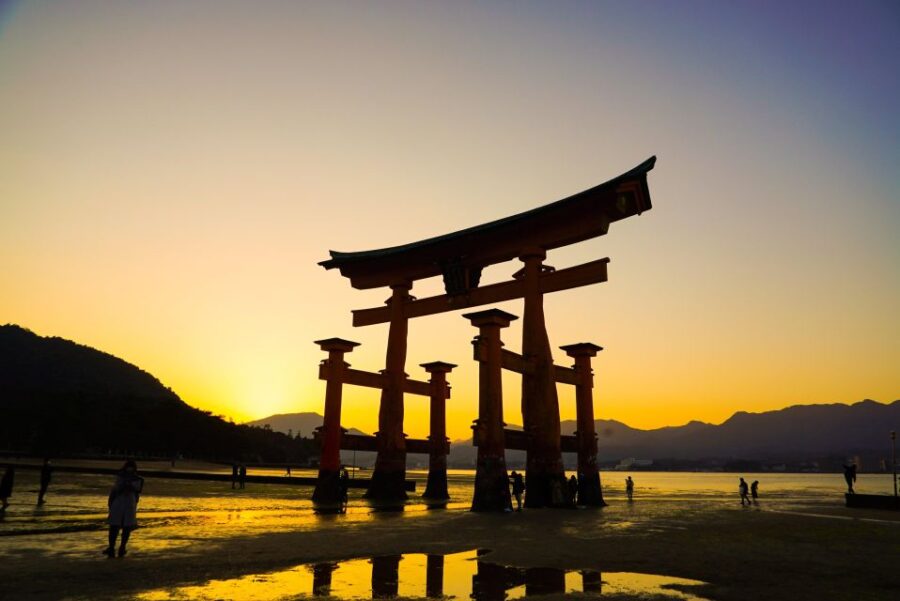 Hiroshima: Miyajima Half-day Historical Walking Tour - Explore Miyajima Islands Cultural Highlights
