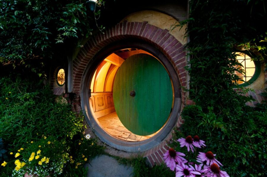 Hobbiton Movie Set & Rotorua Premium Day Tour From Auckland