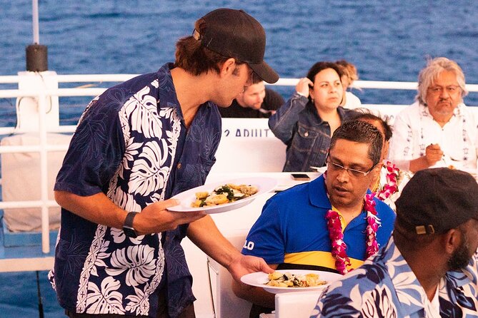 honolulu-sunset-fireworks-dinner-cruise-starters-and-main-courses
