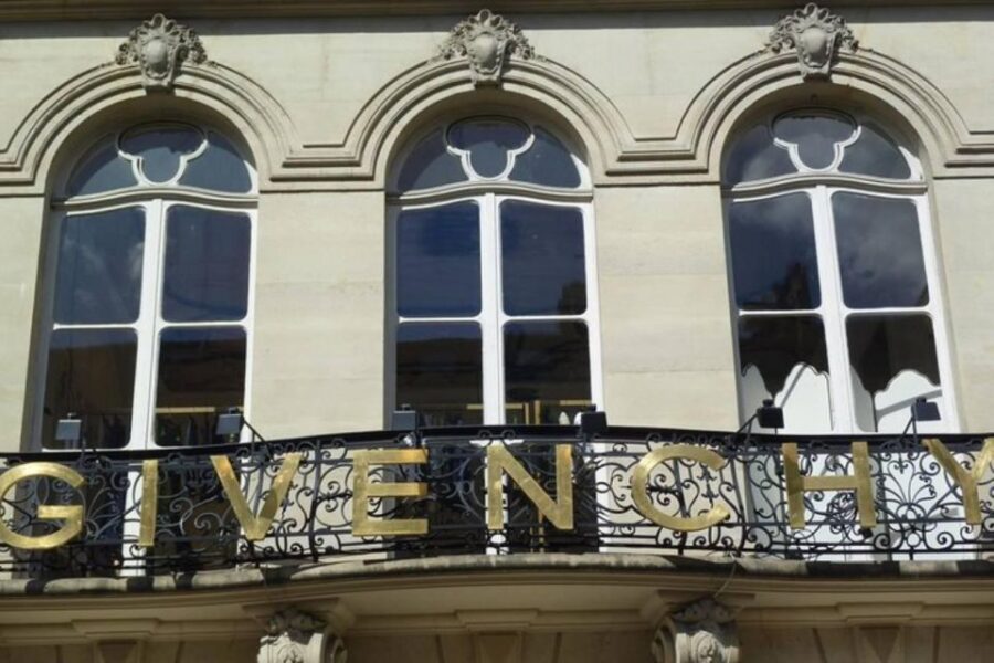 In the Footsteps of Audrey Hepburn: a Self-Guided Audio Tour - Self-Guided Audio Tour Details