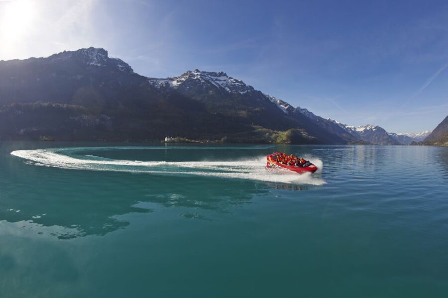 interlaken-scenic-jetboat-ride-on-lake-brienz-thrilling-360-degree-turns