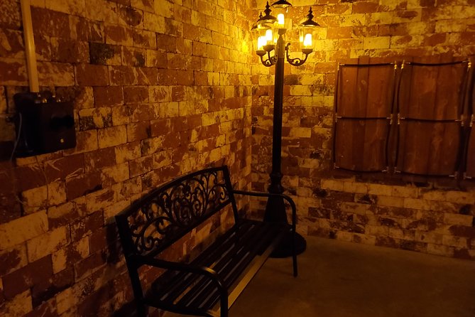 jack-the-ripper-escape-room-game-for-private-group-immersive-group-experience