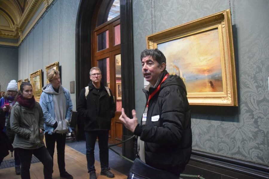 James Bond Shooting Locations 2-Hour Walking Tour of London - Tour Overview
