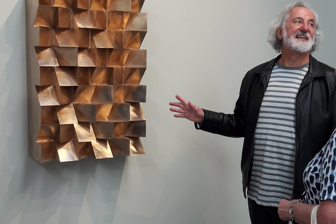 Join the Locals: 2-Hour Precinct Tour of Dealer Art Galleries - Guide and Experience