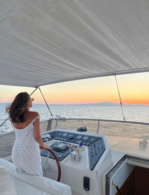 Kalamata: Sunset Cruise With Wine & Fruit Salads