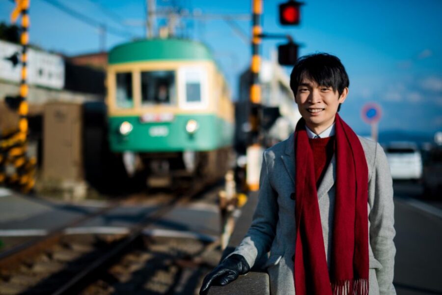 kamakura-tour-with-pro-photographer-anime-train-fuji-view-activity-details