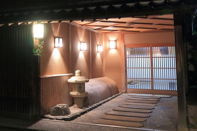 Kanazawa Private Night Photoshoot by Professional Photographer