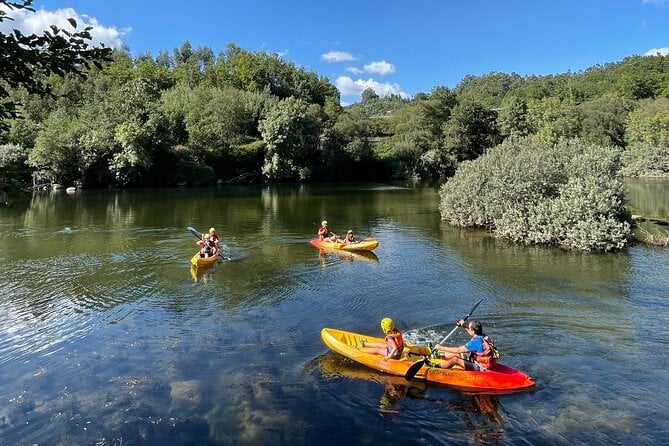 KAYAK TOUR I Descent of the River Lima in Kayak - Inclusions of the Tour