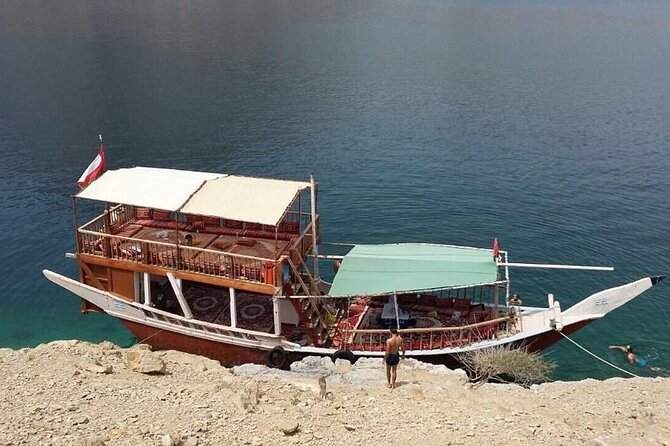 Khasab Musandam Dhow Cruise To Musandam Fjords - Tour Description