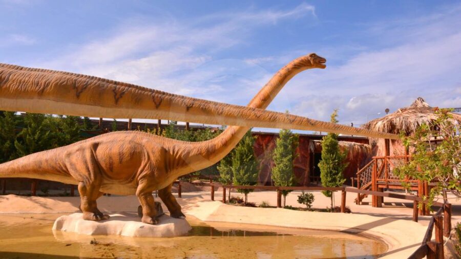 kids-day-dinosauria-park-aquarium-the-waterpark-tour-overview
