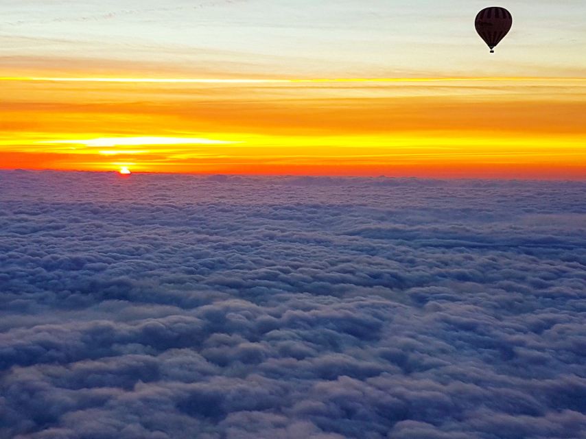 la-garrotxa-volcanoes-half-day-hot-air-balloon-flight-tour-overview