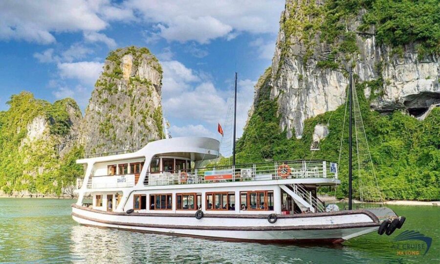 lan-ha-bay-luxury-fullday-boat-tour-about-lan-ha-bay