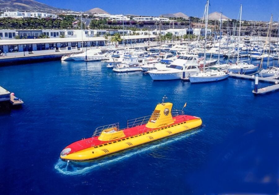 lanzarote-real-submarine-dive-with-hotel-pickup-overview-of-the-submarine-dive-experience
