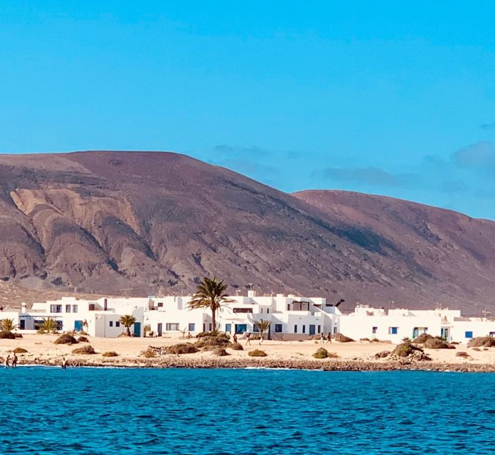 lanzarote-return-ferry-to-la-graciosa-with-bus-pickup-activity-overview-and-pricing