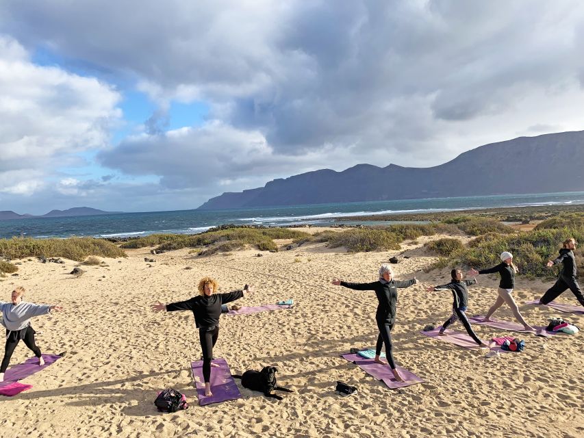 Lanzarote: Volcanic Yoga Session With Ocean Views