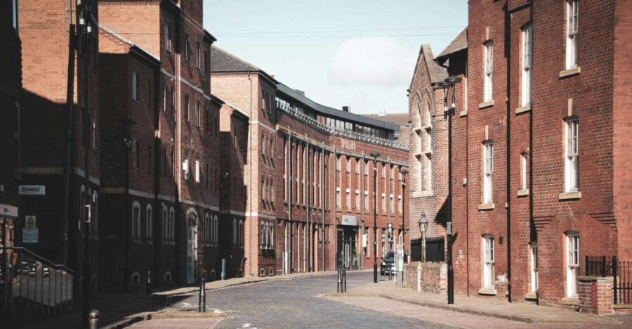 Leeds: Wagonways & Rails Treasure Hunt With Pub Stops