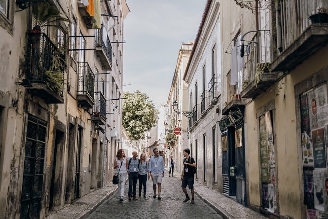 Lisbon at Sunset: Petiscos, Food & Wine Tour