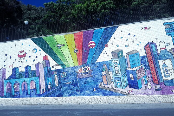 lisbon-street-art-tour-neighborhood-exploration