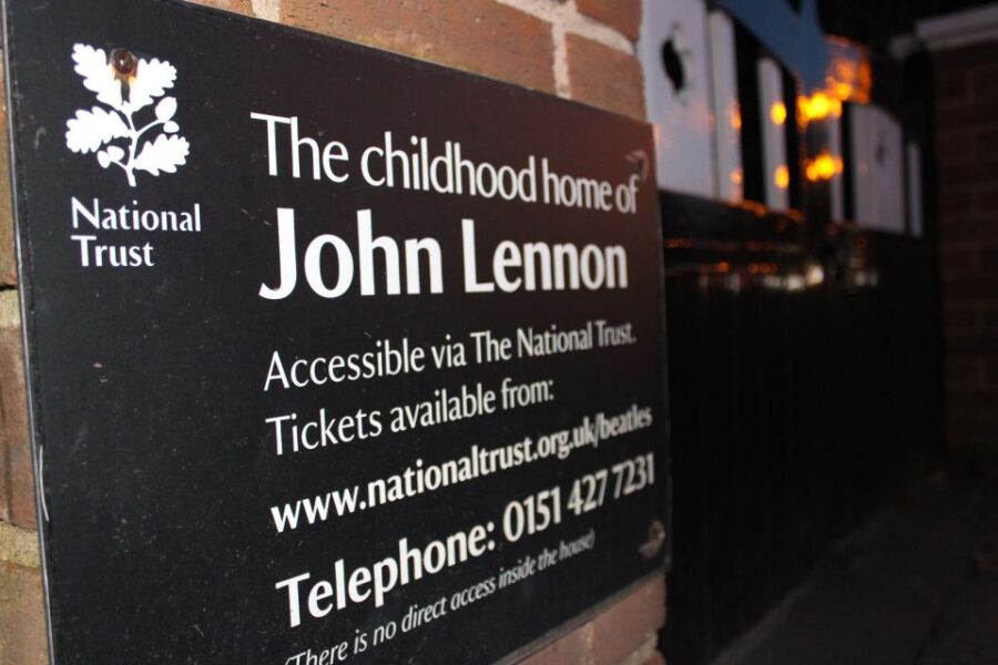 Liverpool: Private 3-Hour Beatles Tour by Taxi