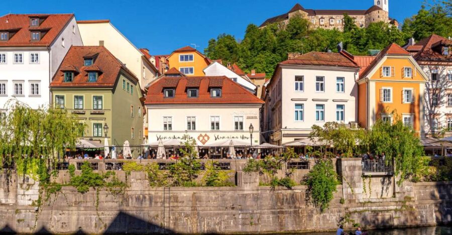 Ljubljana: Guided Walk & Funicular Ride to Ljubljana Castle