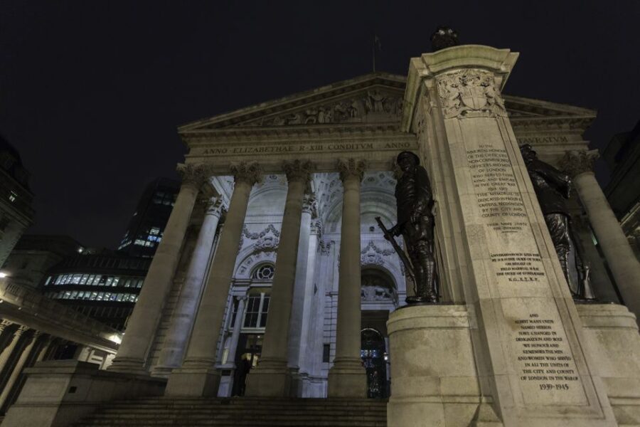 London: 2-Hour Ghost Walking Tour - Overview of the Tour