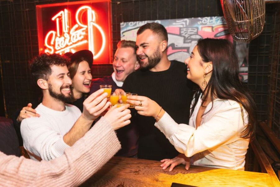 London: Drunken History Walking Tour With Included Drinks - Vibrant Drink Culture Exploration