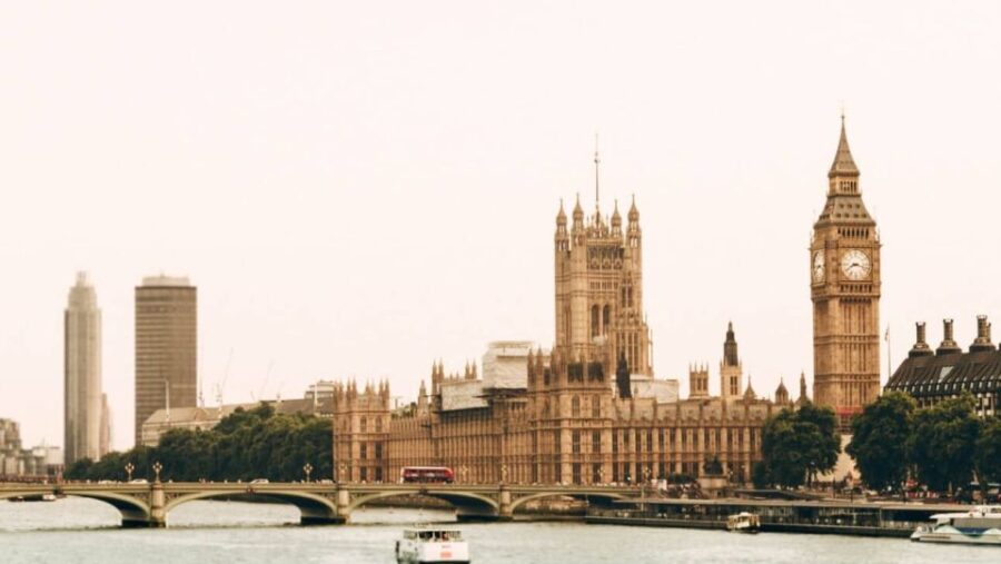 London: Guided Bike Tour With Beers and Lunch - Tour Overview