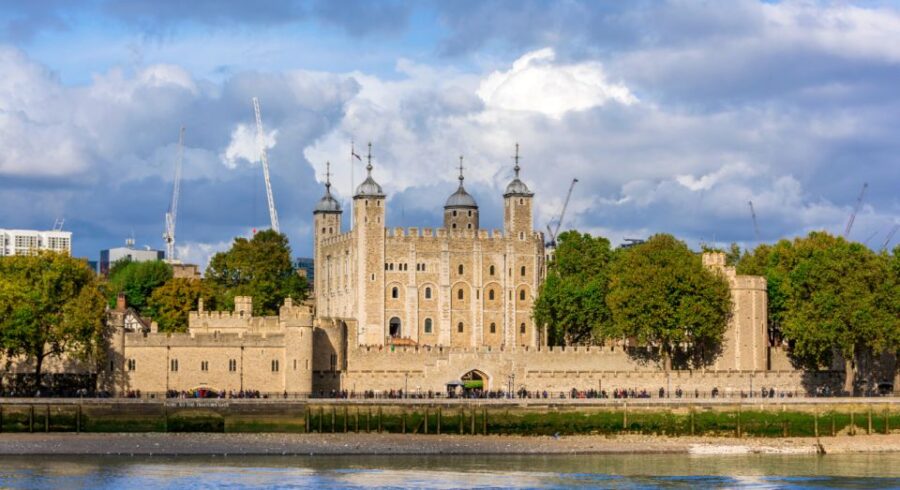 London: London Sightseeing Walking Tour With 30+ Sights - Tour Overview