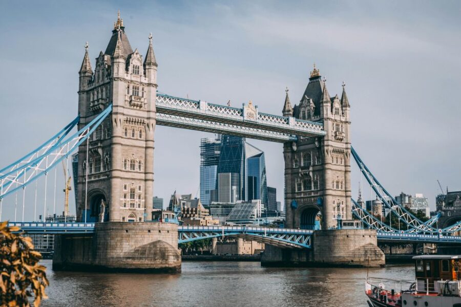London: Self Guided Tour With a Chauffeur for the Day - Stress-Free Transportation Around London