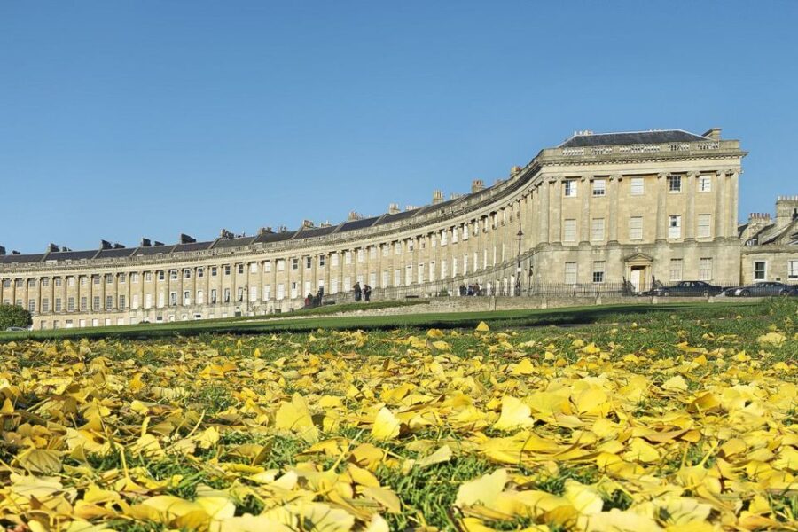 London: Stonehenge, Bath, Lacock, & Avebury Small Group Tour