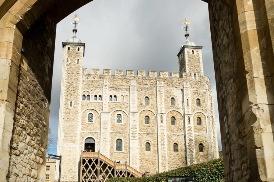 London: Tower of London and Crown Jewels Exhibition Ticket - Overview of the Tower of London
