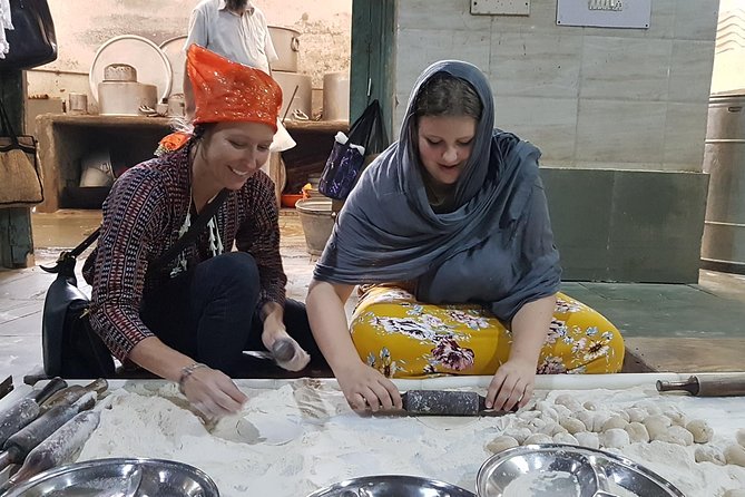 Luxury Rickshaw Tour of Old Delhi - Customized Luxury Rickshaw Experience
