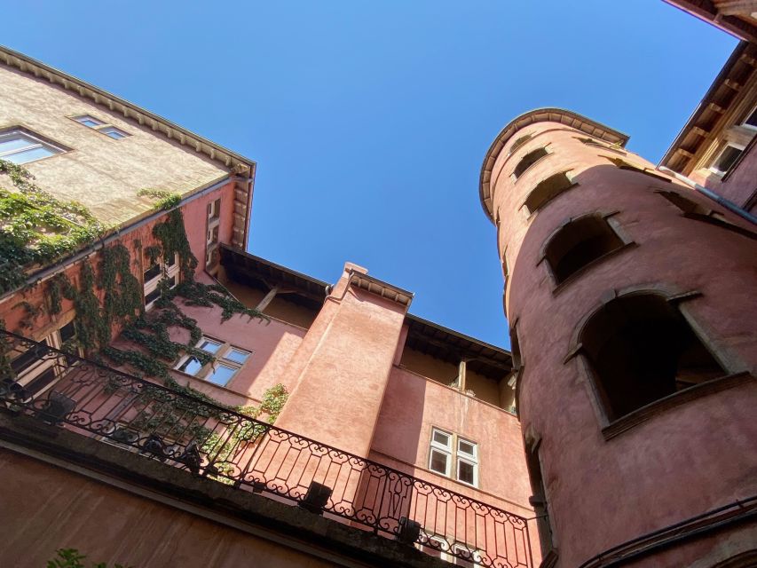Lyon: Old Lyon Smartphone Audio-Guided Walking Tour