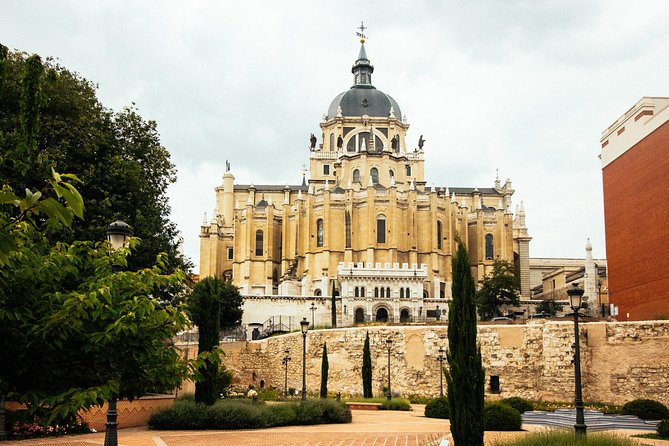 Madrid Highlights & Hidden Gems Private Tour With a Private Guide