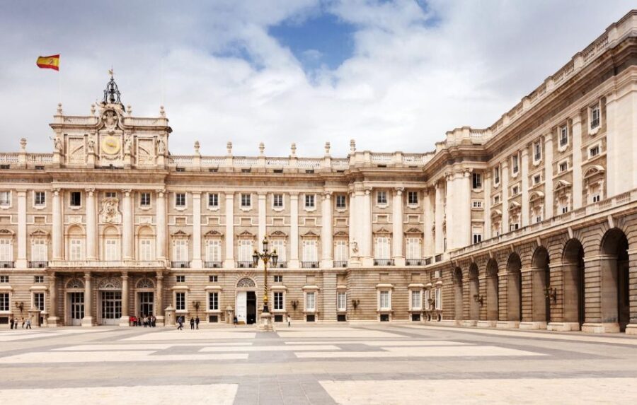 Madrid: Private Exclusive History Tour With a Local Expert - Tour Overview
