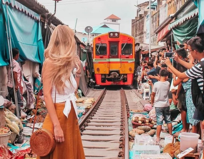 Maeklong Railway & Floating Market Tour