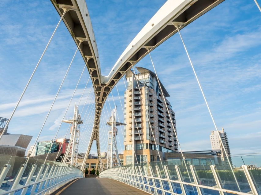 Manchester: Express Walk With a Local in 60 Minutes