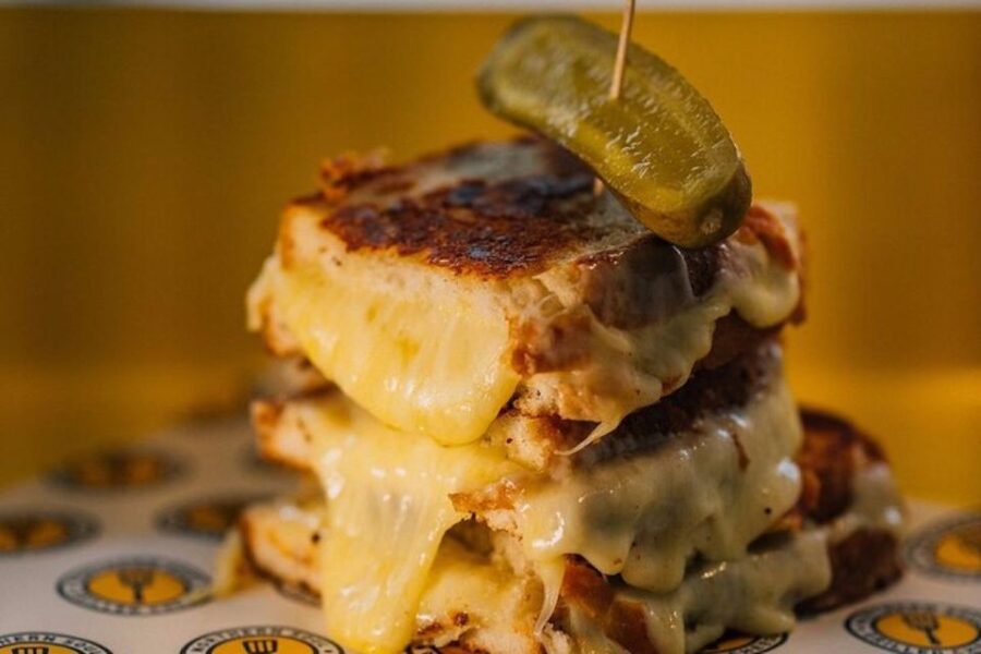 Manchester: Guided Cheese Crawl With Tastings