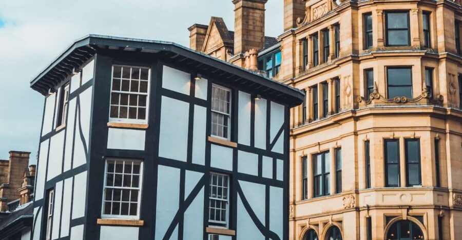 Manchester's Rebirth and Renewal: A Self Guided Audio Tour - Discovering Manchesters Rich History