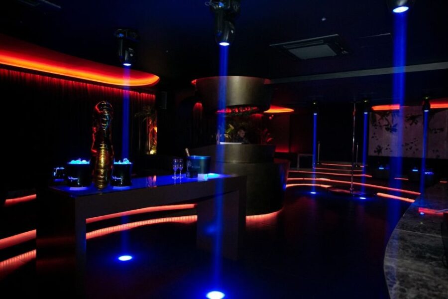 marbella-puerto-banus-nightlife-walking-tour-glamorous-puerto-banus-harbor