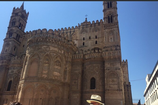 markets-and-monuments-walking-tour-in-the-center-of-palermo-teatro-massimo-and-palermo-cathedral