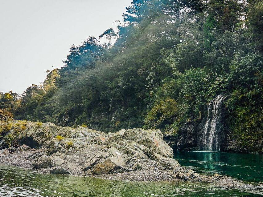 marlborough-the-hobbit-kayak-tour-tour-experience-and-highlights