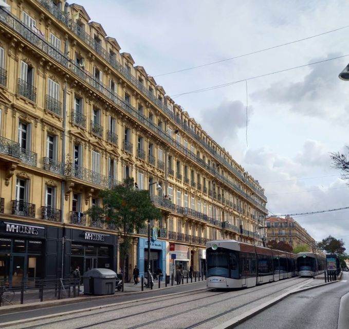 marseille-le-panier-district-2-hour-guided-walking-tour-exploring-colorful-narrow-streets