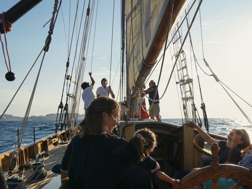 Marseille: Sunset Sailing Dinner in the Frioul Archipelago - Tour Duration and Cancellation Policy