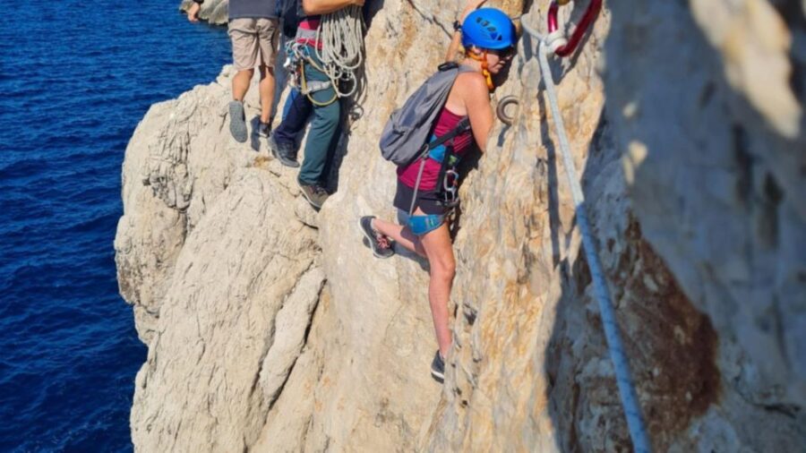 marseille-via-ferrata-in-the-calanque-of-sormiou-overview-of-the-activity
