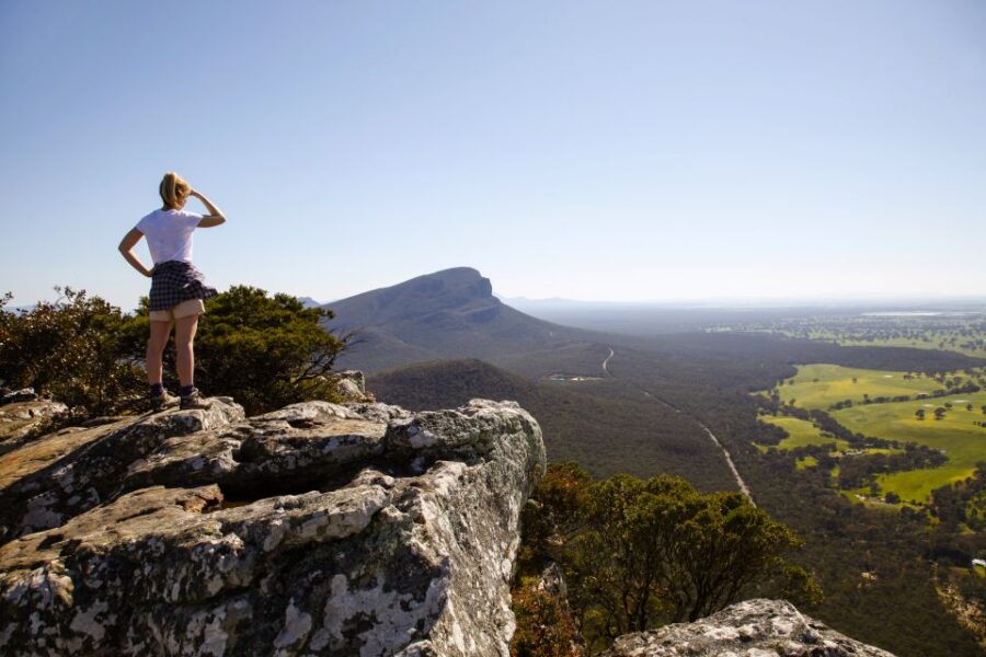 Melbourne to Adelaide: 3-Day Great Ocean Road Grampians Tour